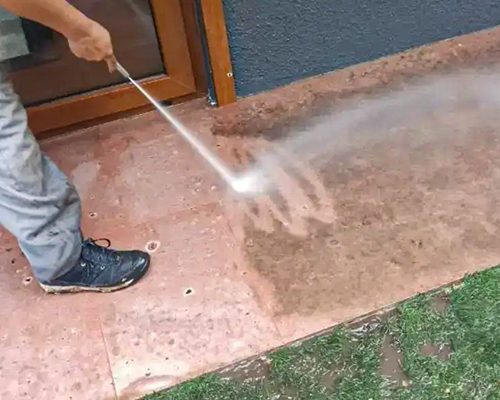 pressure-wash-outdoor-concrete